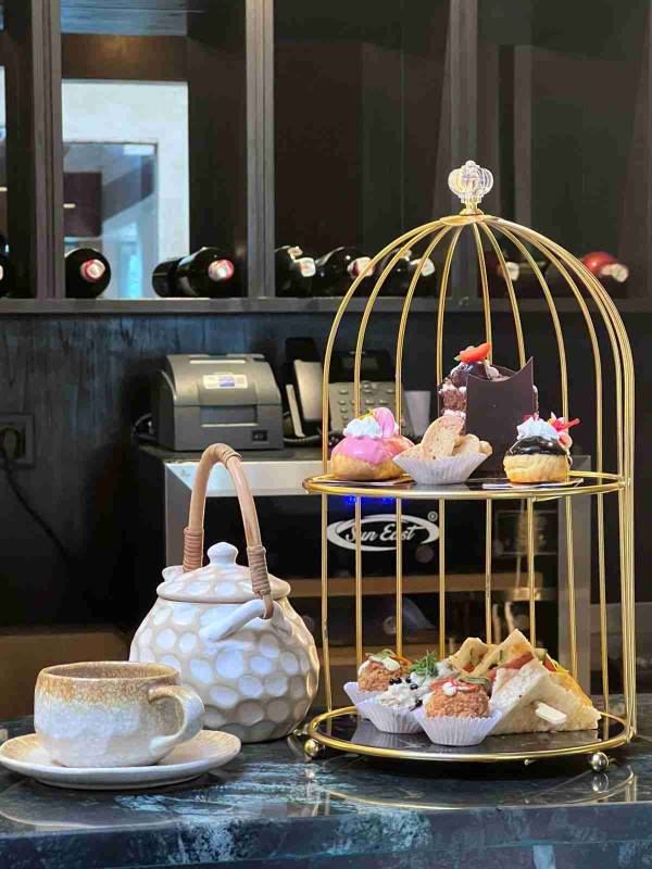 ELY'S KITCHEN - KEROBOKAN